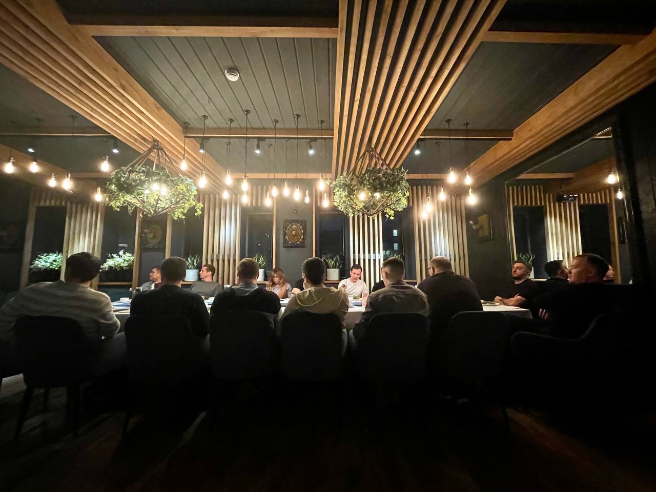 Закрытые встречи